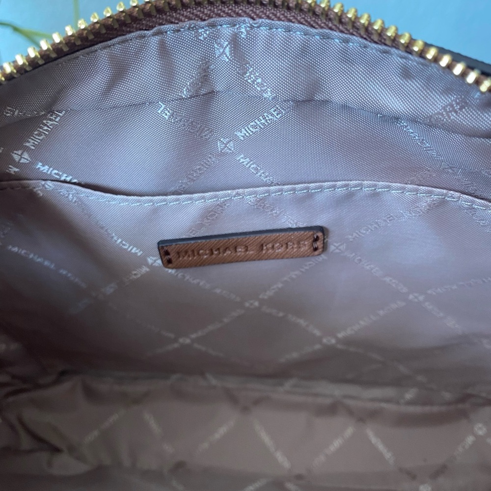 ♦️SOLD♦️ Michael Kors Large Leather Jet Set Item East West Crossbody Brown - Picture 9 of 15